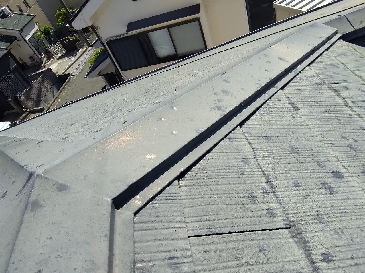 雹被害　棟包み板金凹み